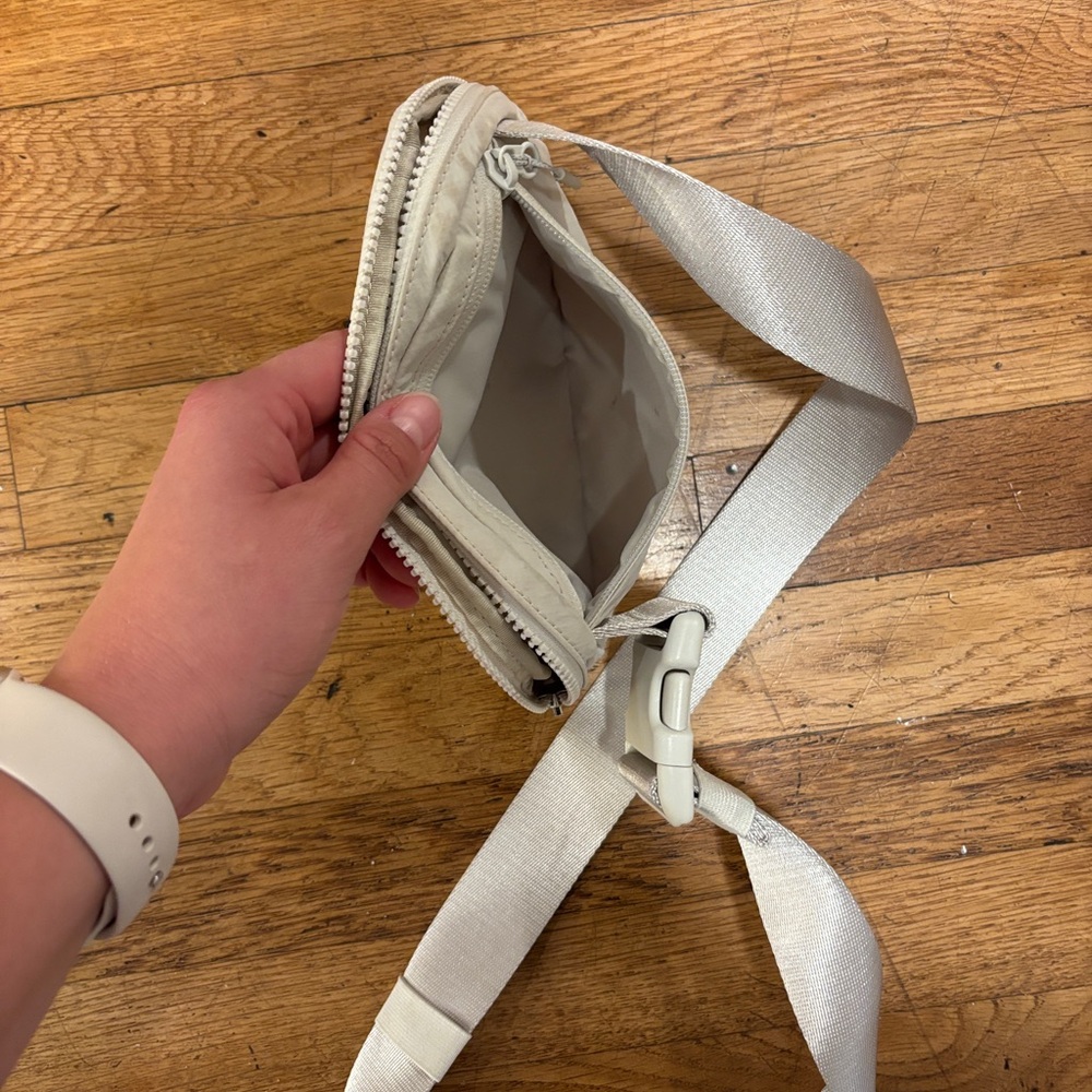 lululemon athletica Everywhere Belt Bag - Picture 6 of 7